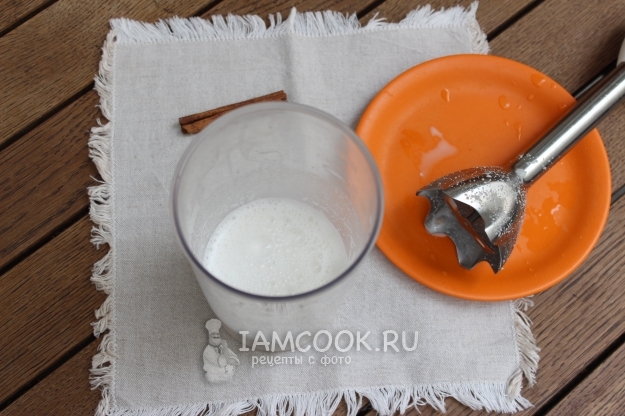 Взбить смесь блендером