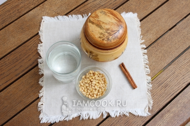 Ингредиенты для молока из кедровых орехов