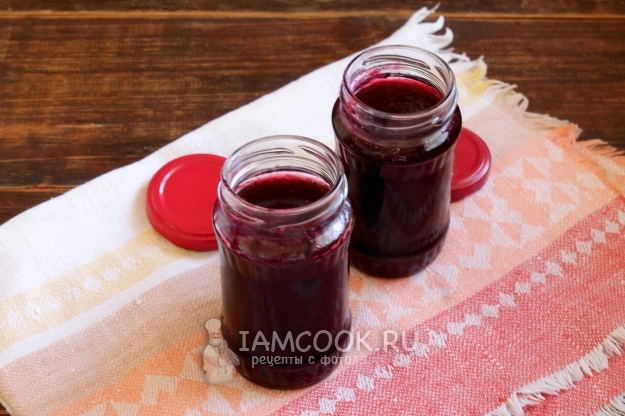 Разлить варенье по банкам