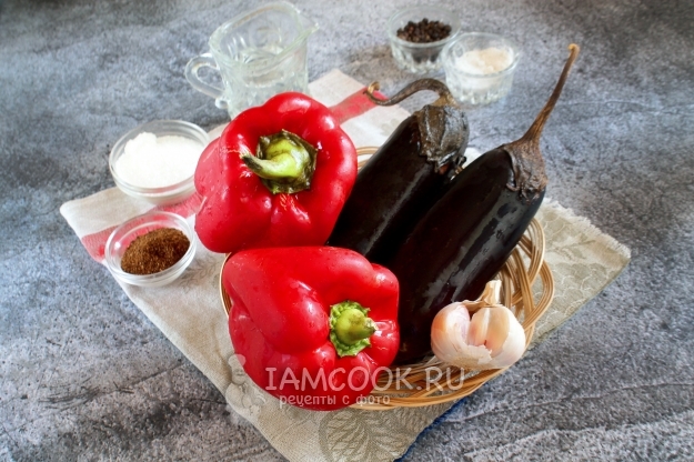 Ингредиенты для маринованных баклажанов с перцем на зиму