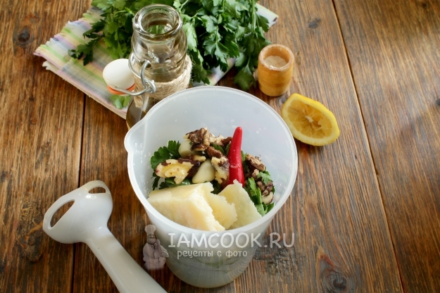 Добавить масло и сок лимона