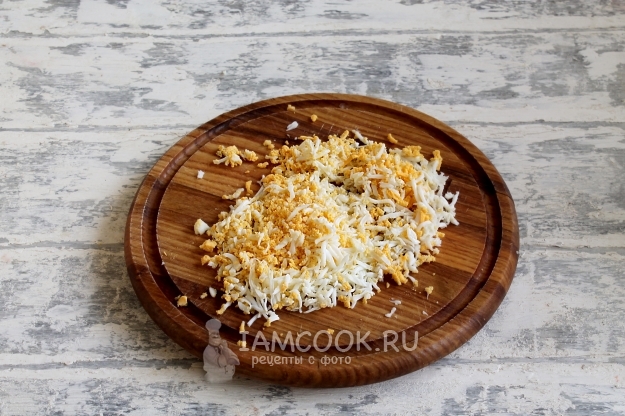 Потереть яйца