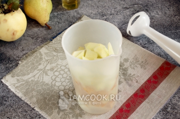 Порезать фрукты кусочками