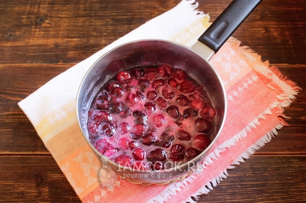 Варить черешню с сахаром