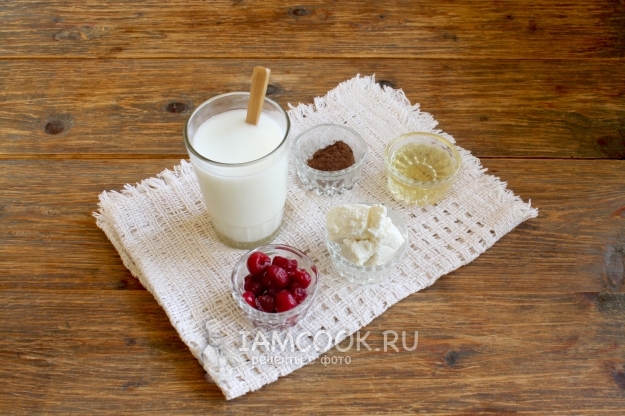 Ингредиенты для смузи с творогом, вишней и какао