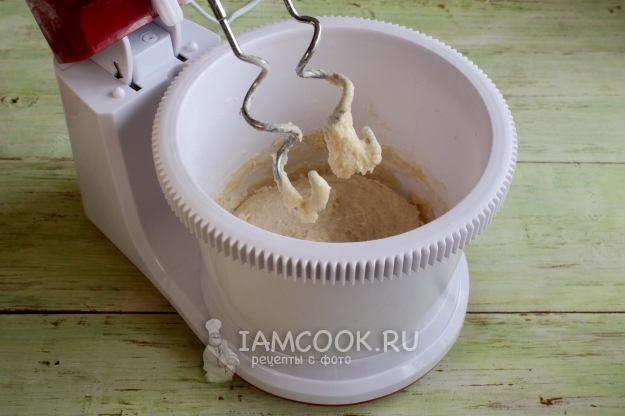 Замесить тесто миксером