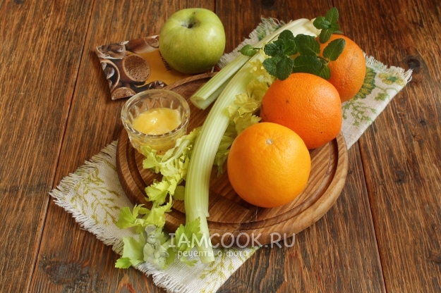 Ингредиенты для смузи из сельдерея и апельсина