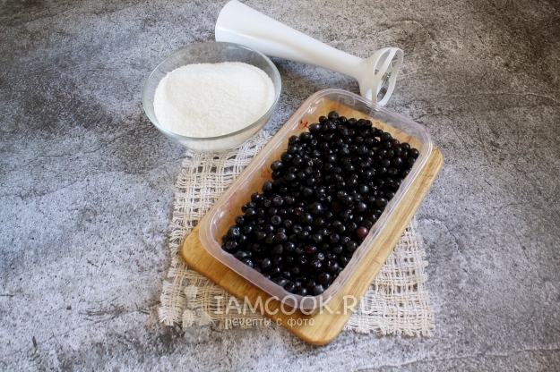 Ингредиенты для черники с сахаром на зиму без варки