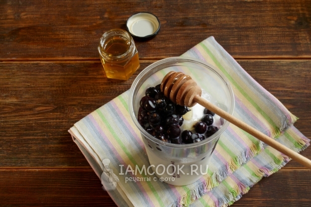 Положить мед