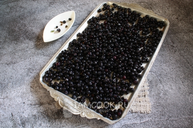 Перебрать ягоды