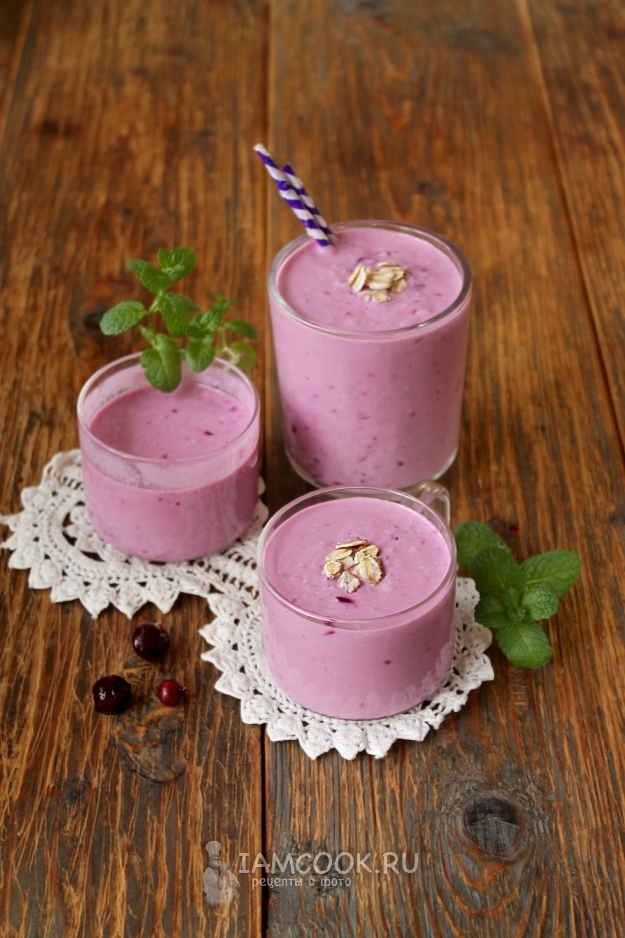 Рецепт смузи с творогом, овсянкой и смородиной