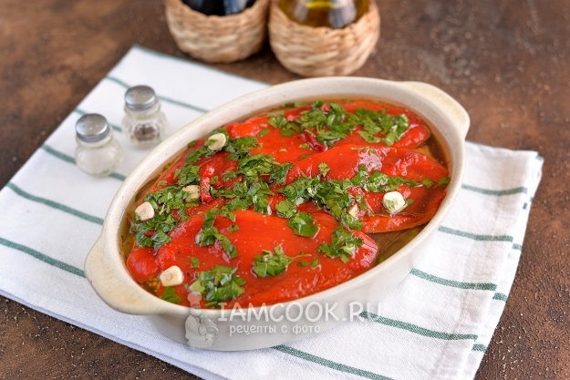 Полить перцы заправкой