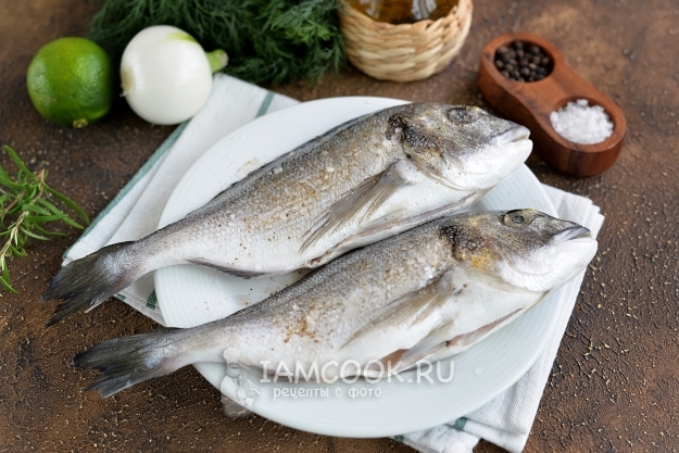 Посолить рыбу