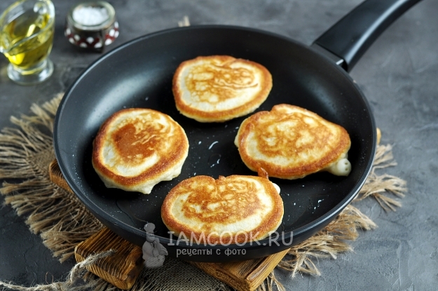 Рецепт пышных оладий на сыворотке