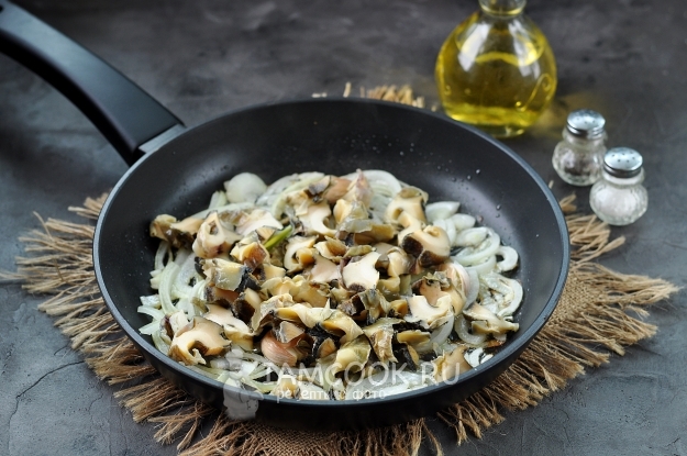 Положить рапанов