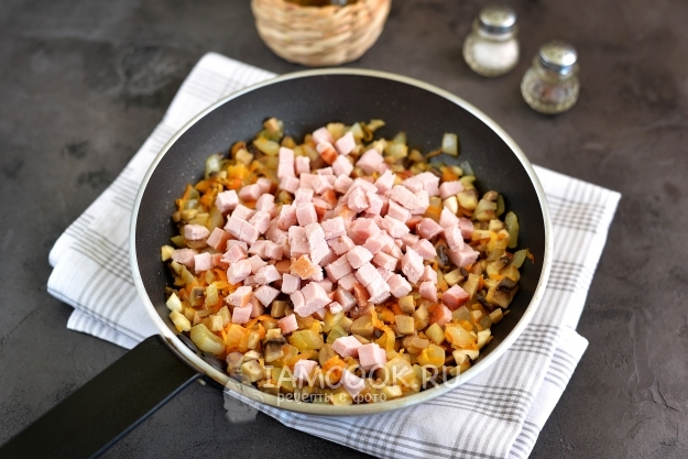 Положить мясо