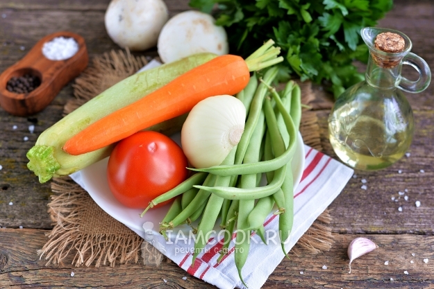 Ингредиенты для тушеных кабачков с фасолью
