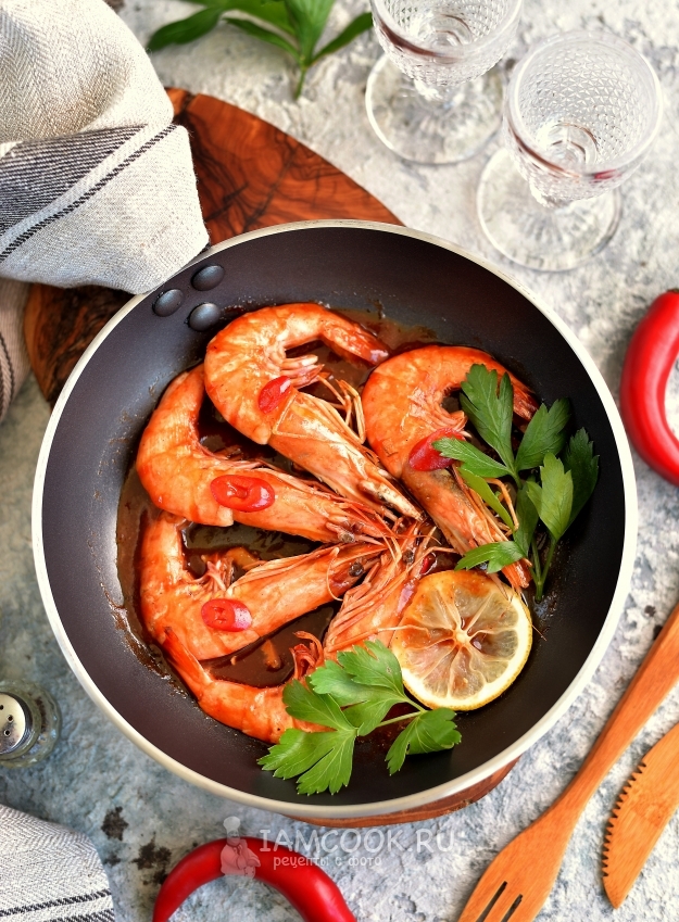 Рецепт тигровых креветок, жаренных с чесноком и имбирем