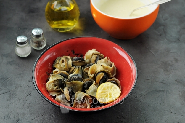 Полить соком лимона