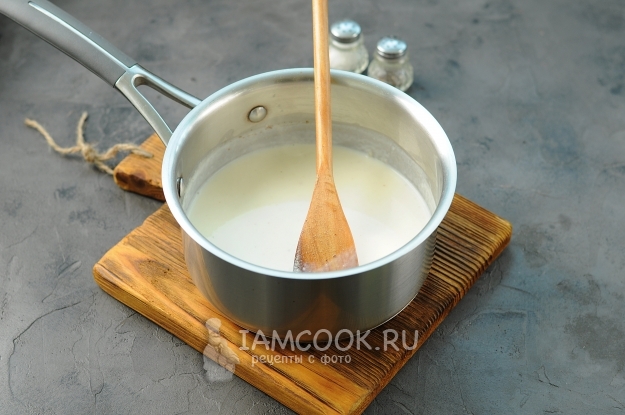 Влить молоко