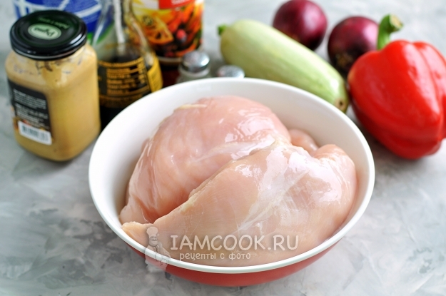 Ингредиенты для шашлыка на кефире из куриного филе с овощами