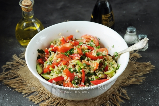 Фото салата с булгуром и овощами