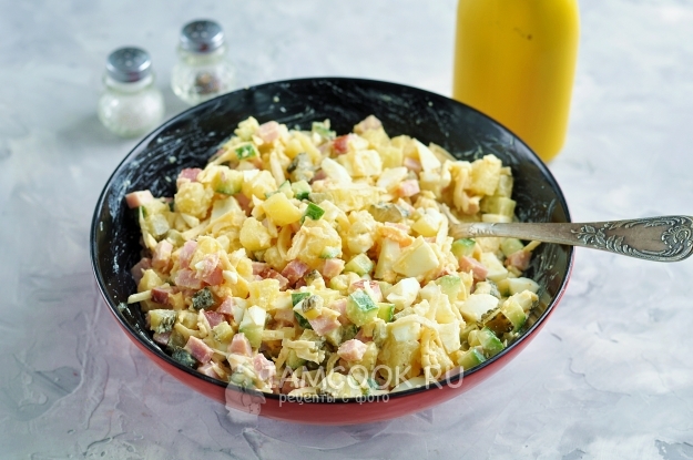 Фото салата «Берлинский» с ветчиной и сыром