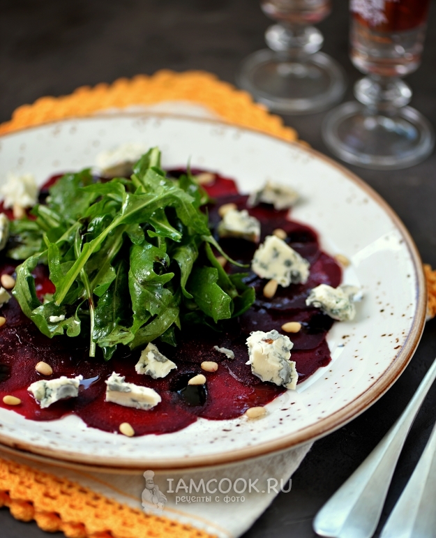 Фото карпаччо из свеклы и голубого сыра