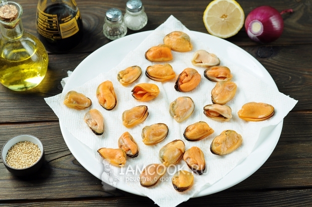 Мидии помыть и обсушить