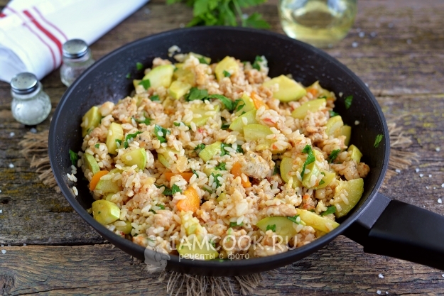 Фото тушеных кабачков с фаршем и рисом