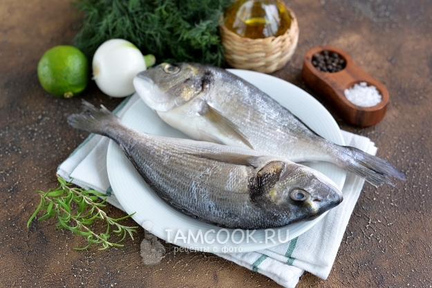 Ингредиенты для дорадо-гриль с розмарином и лаймом