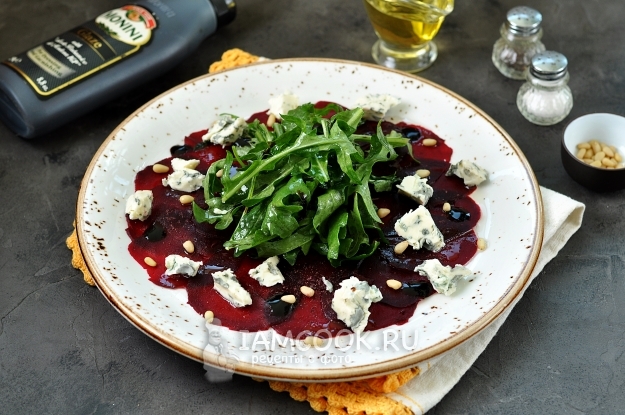 Рецепт карпаччо из свеклы и голубого сыра