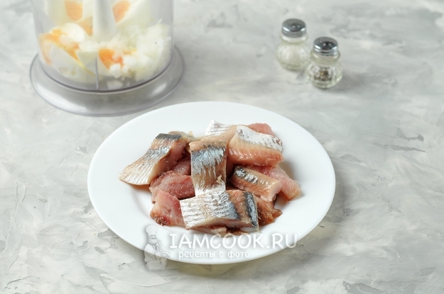 Порезать рыбу