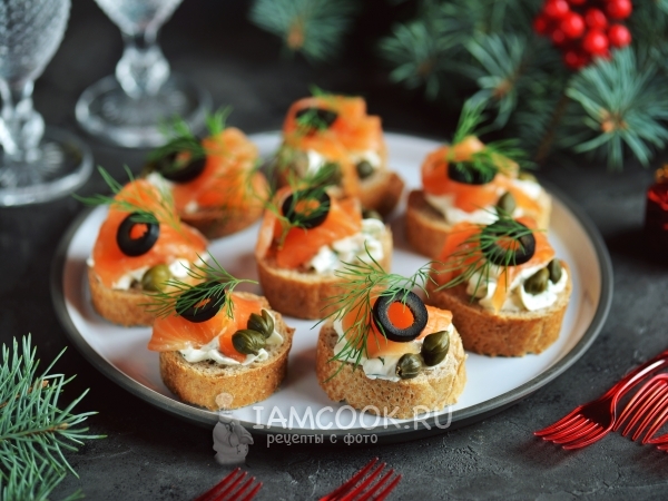 Бутерброды с семгой и творожным сыром, рецепт с фото