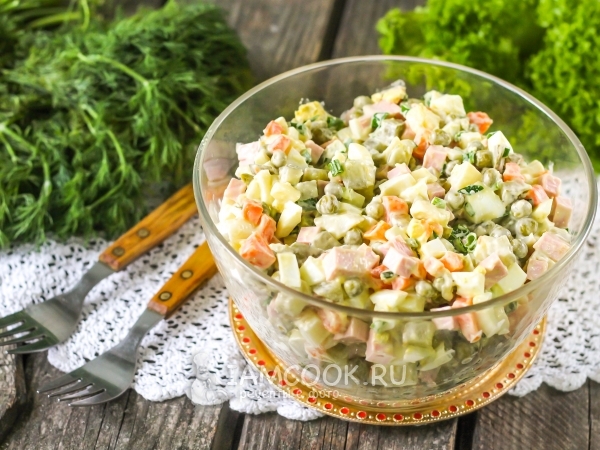 «Оливье» со сметаной, рецепт с фото