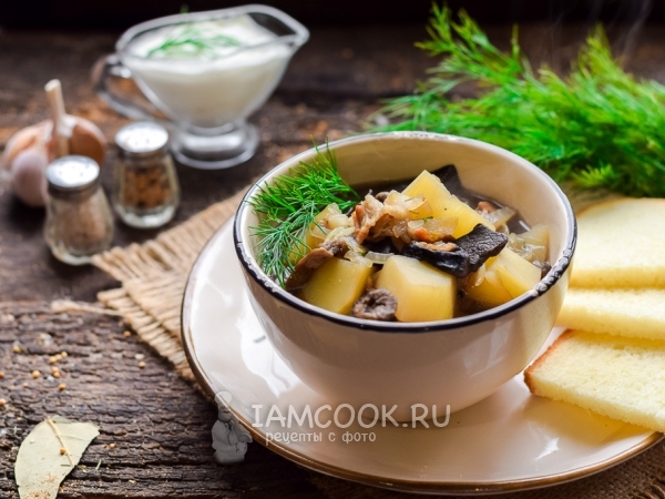 Картофельный суп с беконом и сушеными грибами, рецепт с фото