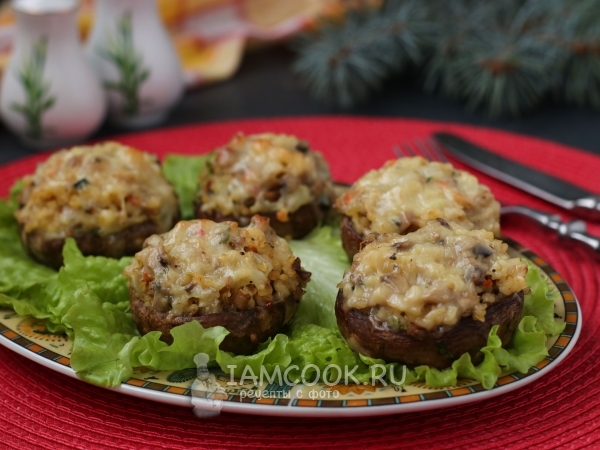 Фаршированные булгуром шампиньоны, рецепт с фото