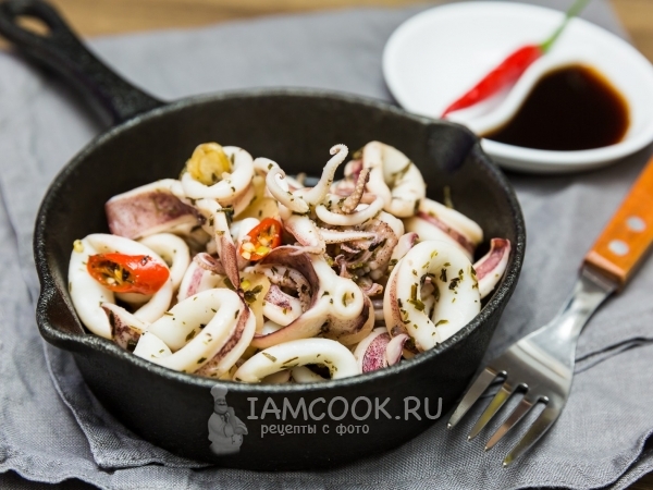 Кальмары, жаренные с чесноком и острым перцем, рецепт с фото