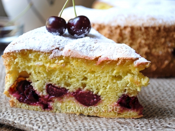 Бисквит с вишней, рецепт с фото