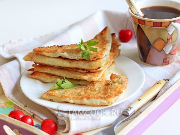 Треугольники из лаваша с творогом и зеленью, рецепт с фото