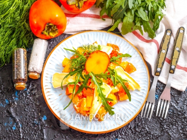 Салат с хурмой и сыром Бри, рецепт с фото