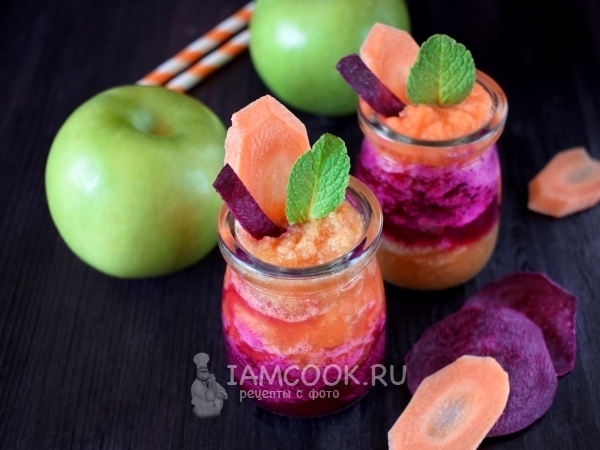 Смузи со свеклой, морковью и яблоком, рецепт с фото