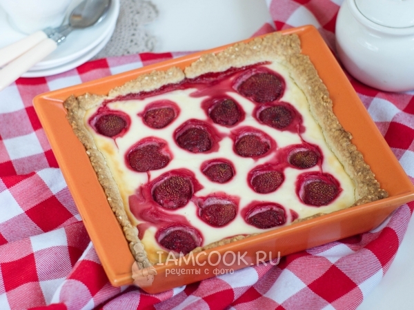 Сметанник с клубникой, рецепт с фото