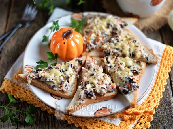 Бутерброды с крабовыми палочками и сыром, рецепт с фото