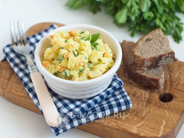 Картофельный салат с морковью и горошком, рецепт с фото