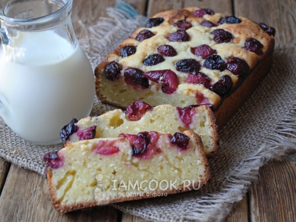 Пирог с черешней и творогом, рецепт с фото