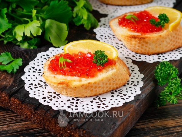 Канапе с красной икрой, рецепт с фото