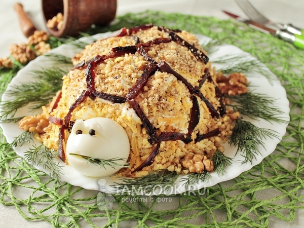 Салат «Черепашка» с курицей и грецкими орехами, рецепт с фото