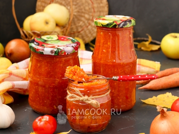 Аджика с яблоками и морковью на зиму, рецепт с фото