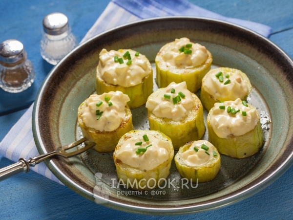 Жареные огурцы с яйцами, рецепт с фото